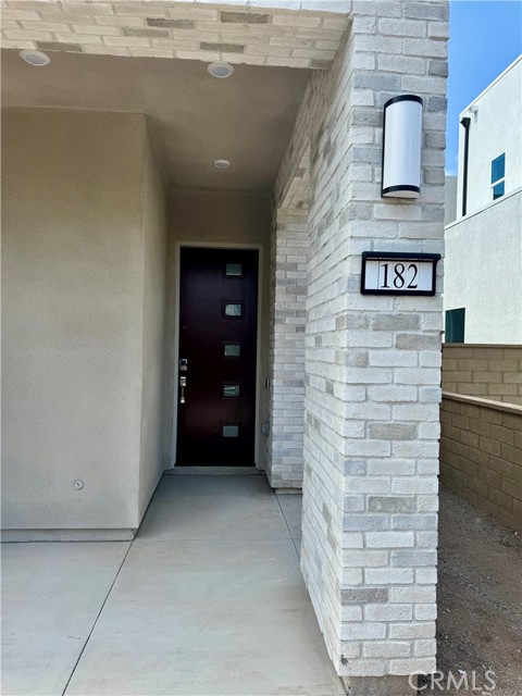 Detail Gallery Image 2 of 18 For 182 Proctor, Irvine,  CA 92618 - 3 Beds | 2 Baths