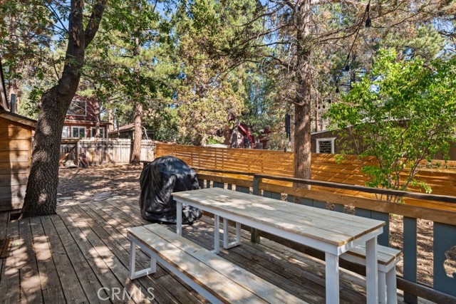 604 Spruce Lane, Sugarloaf CA: https://media.crmls.org/medias/fefa52b0-513a-41ce-840b-8eba2a6574c7.jpg