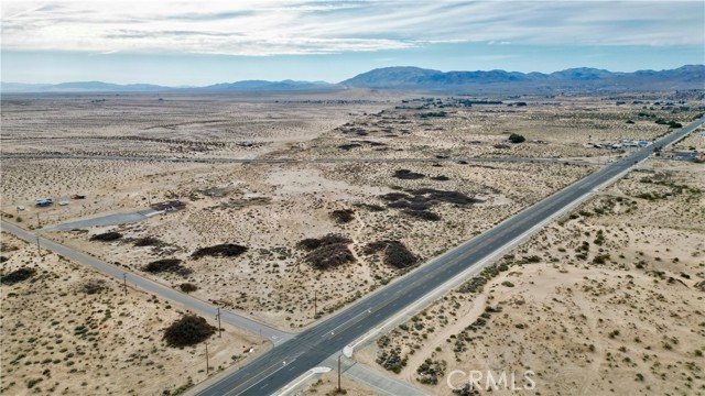 Detail Gallery Image 6 of 20 For 204 Adobe Rd, Twentynine Palms,  CA 92277 - – Beds | – Baths