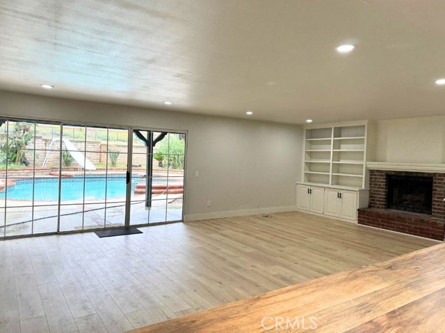 20591 Celtic Street, Chatsworth CA: https://media.crmls.org/medias/fefaaf9b-de81-42fd-b78d-9840d83e8563.jpg