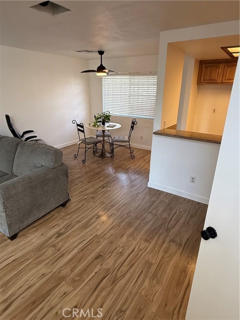 Detail Gallery Image 3 of 24 For 12235 Pine St #5,  Norwalk,  CA 90650 - 2 Beds | 2/1 Baths