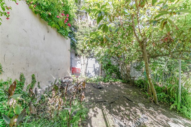 1558 Hillcrest Avenue, Glendale CA: https://media.crmls.org/medias/fefbacc0-117c-4715-8f6e-55d14bb81ece.jpg