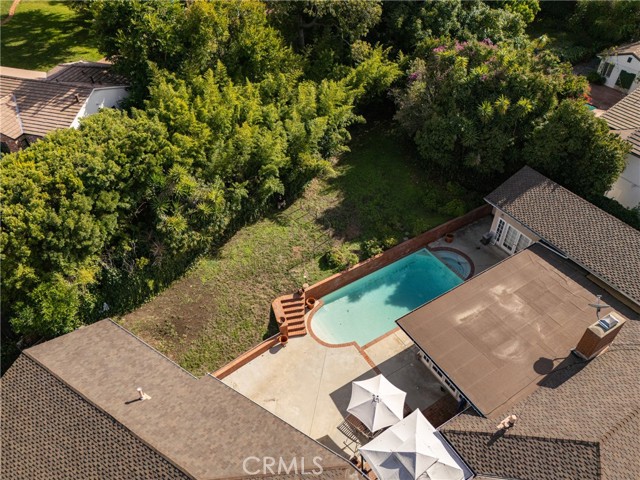 Detail Gallery Image 26 of 38 For 2072 Coldwater Canyon, Beverly Hills,  CA 90210 - 4 Beds | 4/1 Baths