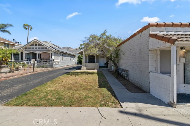 608 E Main Street, Santa Paula CA: https://media.crmls.org/medias/fefc6c06-f25e-412e-86d2-6780ef643d0d.jpg