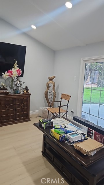 Detail Gallery Image 13 of 18 For 18914 Harnett St, Porter Ranch,  CA 91326 - 4 Beds | 2 Baths