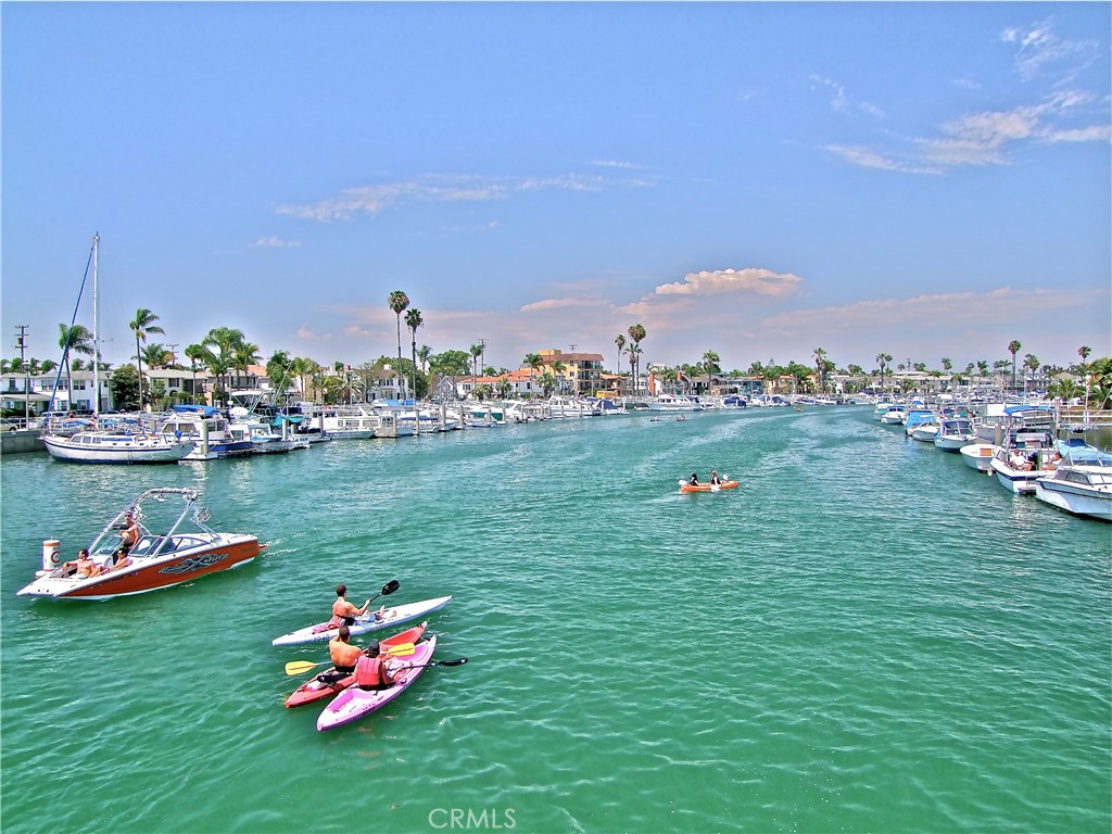 https://media.crmls.org/medias/fefe0fd4-e9c5-4388-8a5f-3ff52b62544d.jpg?preset=X-Large