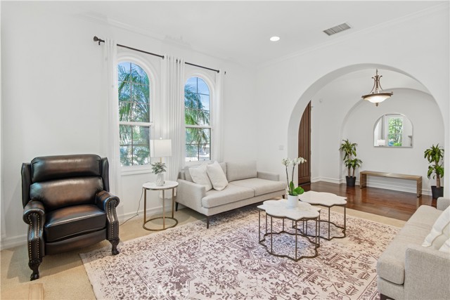 Detail Gallery Image 5 of 40 For 8005 Bell Crest Dr, Los Angeles,  CA 90045 - 6 Beds | 4 Baths