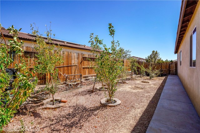 Detail Gallery Image 20 of 22 For 11932 Bluff Ct, Adelanto,  CA 92301 - 3 Beds | 2 Baths