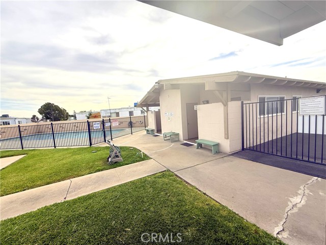 Detail Gallery Image 31 of 38 For 185 N Eucalyptus #53,  Rialto,  CA 92376 - 2 Beds | 1 Baths