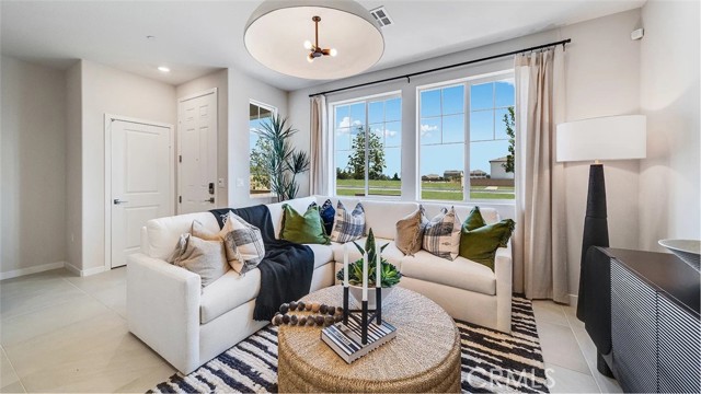 Detail Gallery Image 4 of 19 For 2607 Cloudview Privado, Ontario,  CA 91761 - 3 Beds | 2/1 Baths