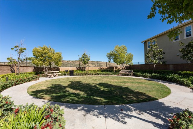 2 Fosco Street, Rancho Mission Viejo CA: https://media.crmls.org/medias/feff98d7-ce07-456b-8c9d-999ad1f67dd2.jpg