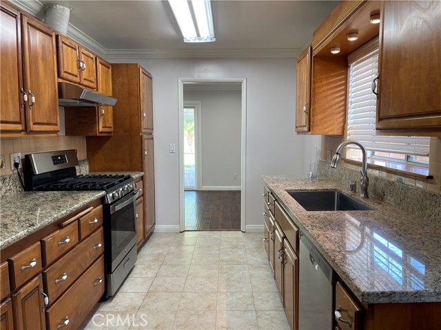 6221 San Rafael Drive, Buena Park CA: https://media.crmls.org/medias/fefff2bc-5719-4d7e-a094-87e86dc07a7f.jpg