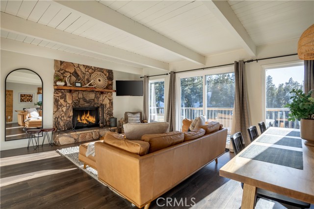 Detail Gallery Image 3 of 46 For 43865 Mendocino Dr, Big Bear Lake,  CA 92315 - 3 Beds | 1/1 Baths