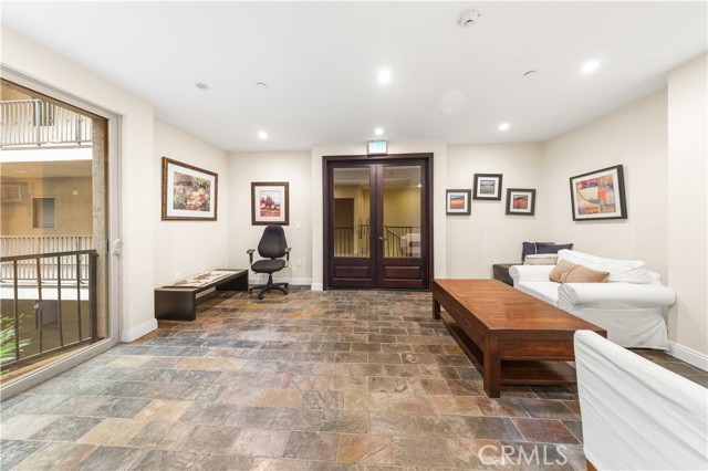 Detail Gallery Image 53 of 53 For 11218 Camarillo St #404,  Toluca Lake,  CA 91602 - 3 Beds | 3 Baths