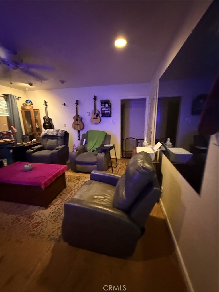 https://media.crmls.org/medias/ff00d8c9-90ed-4ab3-865a-4449f6ce880a.jpg?preset=X-Large