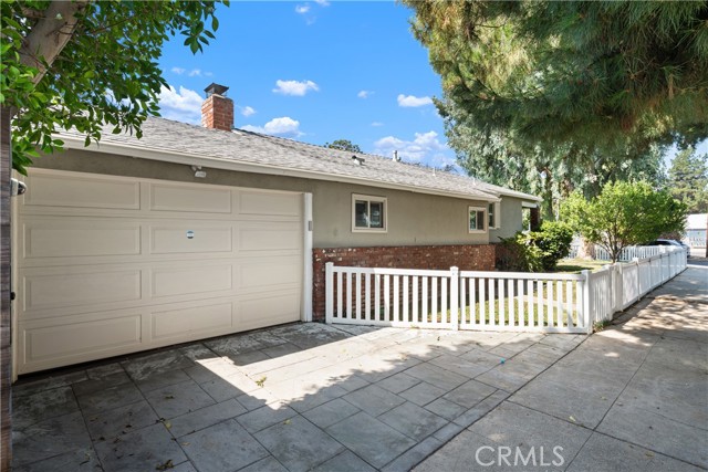 5732 Wilbur Avenue, Tarzana CA: https://media.crmls.org/medias/ff00fd3f-5886-42a1-81ad-ff540ae40bee.jpg