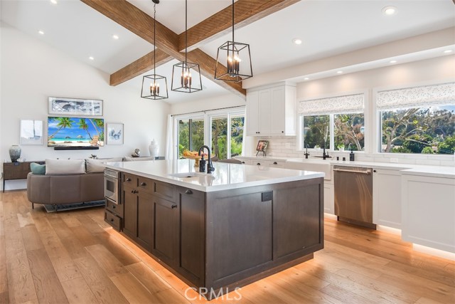 2 El Concho Lane, Rolling Hills CA: https://media.crmls.org/medias/ff011c28-6e7d-450f-a89f-1019bfa9fdfa.jpg
