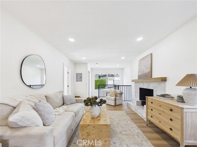 Detail Gallery Image 7 of 36 For 6148 Mount Angelus Dr, Los Angeles,  CA 90042 - 3 Beds | 2 Baths