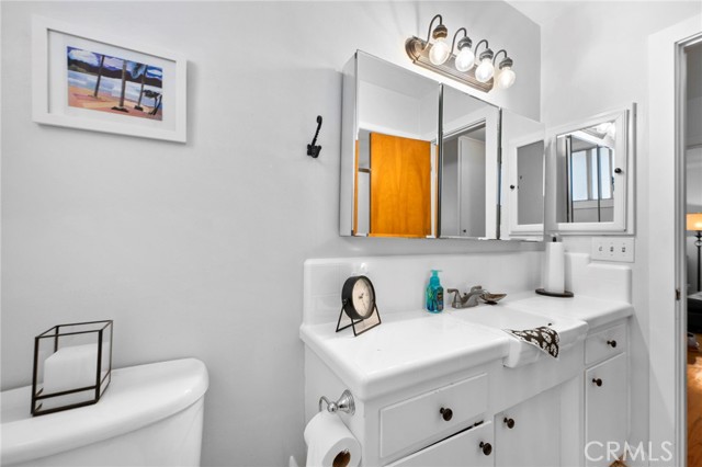 Detail Gallery Image 14 of 32 For 374 Carroll Park #1,  Long Beach,  CA 90814 - 2 Beds | 1 Baths