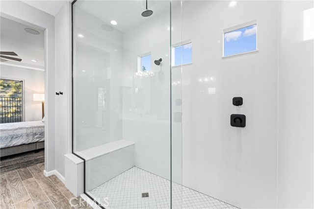 Expansive Shower