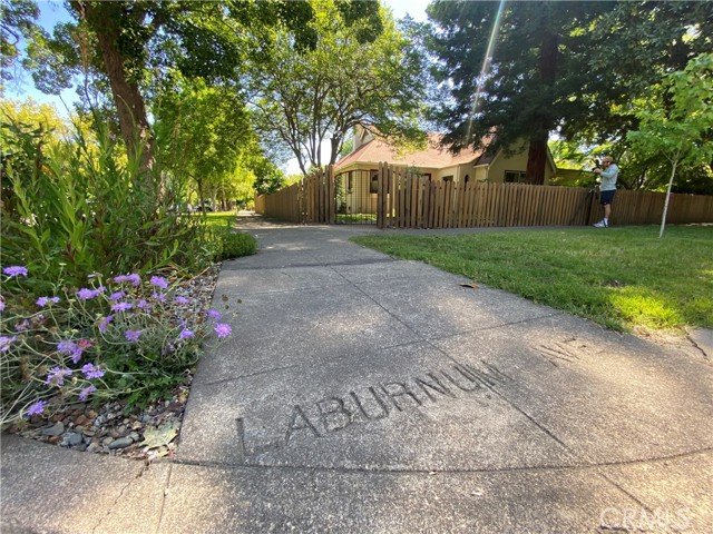 Detail Gallery Image 3 of 38 For 1168 Laburnum Ave, Chico,  CA 95926 - 3 Beds | 2 Baths