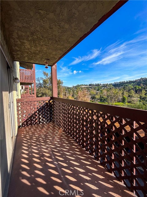 Detail Gallery Image 5 of 20 For 5830 Benner St #208,  Los Angeles,  CA 90042 - 2 Beds | 2 Baths