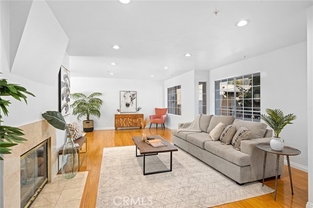 1164 Justin Avenue, 3 photo 3
