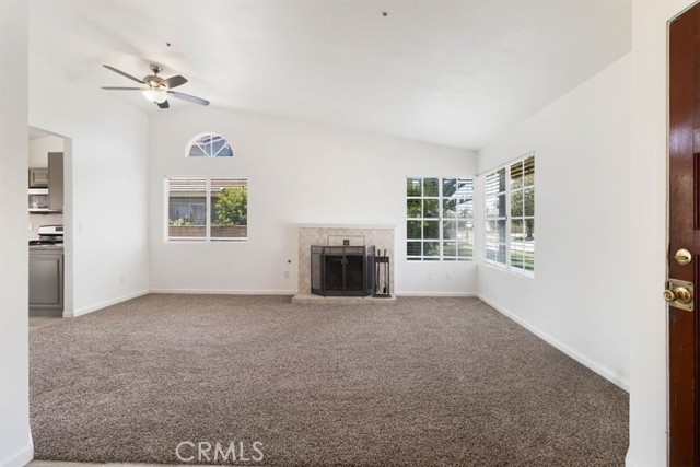 Detail Gallery Image 7 of 45 For 18233 Montgomery Ave, Fontana,  CA 92336 - 4 Beds | 2 Baths