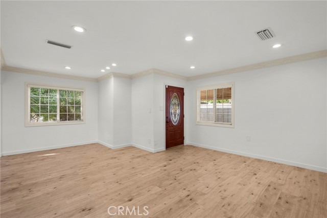 Detail Gallery Image 9 of 43 For 18621 Bryant St, Northridge,  CA 91324 - 4 Beds | 2 Baths