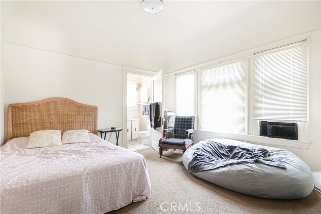 325 S Los Robles Avenue, Pasadena CA: https://media.crmls.org/medias/ff052a06-70af-4cae-b90f-774373d3e63c.jpg