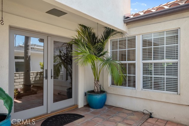 870 Rosecrans Avenue, Manhattan Beach, California 90266, 3 Bedrooms Bedrooms, ,2 BathroomsBathrooms,Residential,Sold,Rosecrans,SB21187159