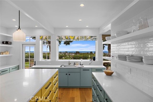 Detail Gallery Image 19 of 38 For 3007 Harbor View, Corona Del Mar,  CA 92625 - 3 Beds | 2/1 Baths