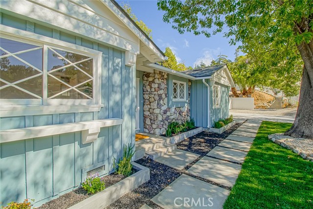 Detail Gallery Image 7 of 74 For 9851 Shadow Island, Sunland,  CA 91040 - 3 Beds | 2 Baths