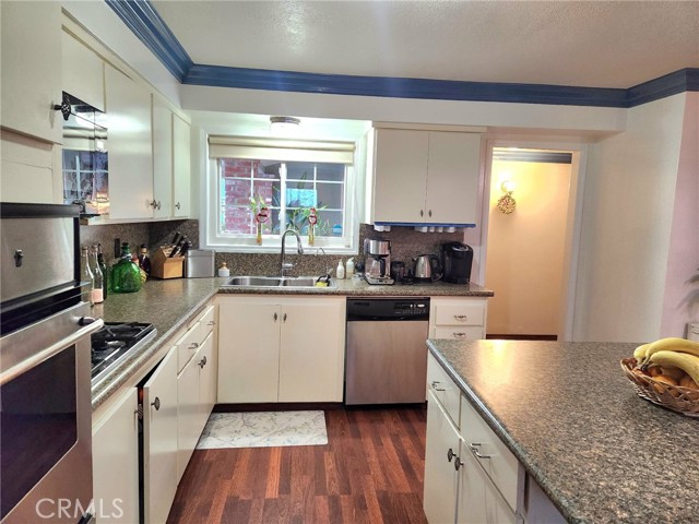 Detail Gallery Image 19 of 71 For 19755 Steinway St, Canyon Country,  CA 91351 - 3 Beds | 2 Baths