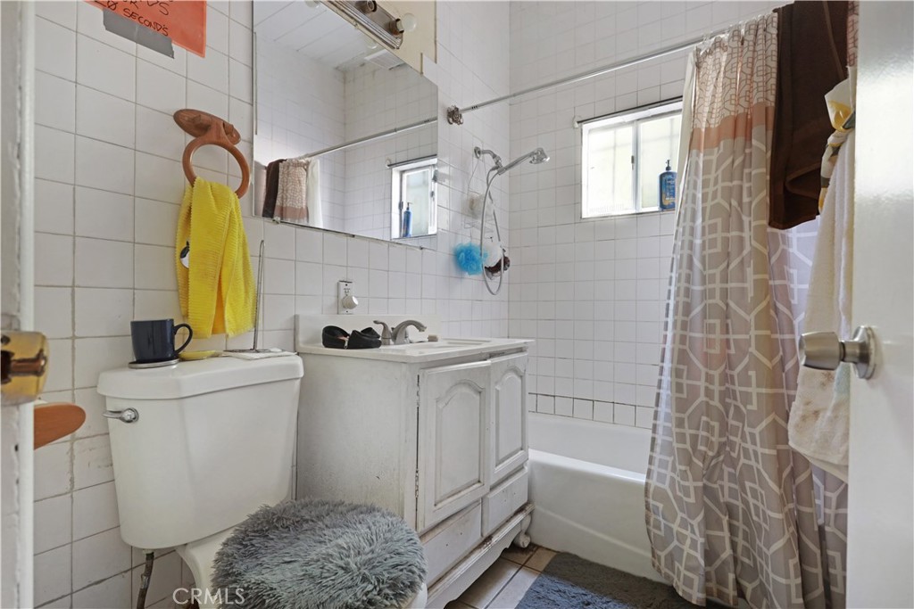 https://media.crmls.org/medias/ff0727f1-3f91-43bd-a483-c1feb2b6b4f9.jpg?preset=X-Large