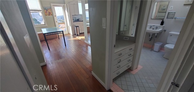 Detail Gallery Image 13 of 27 For 905 Ashbury, San Francisco,  CA 94117 - – Beds | – Baths