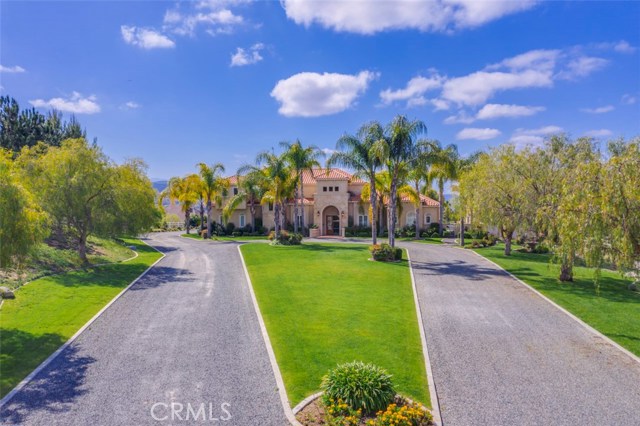 Detail Gallery Image 3 of 75 For 38750 Celita, Temecula,  CA 92592 - 4 Beds | 5/1 Baths