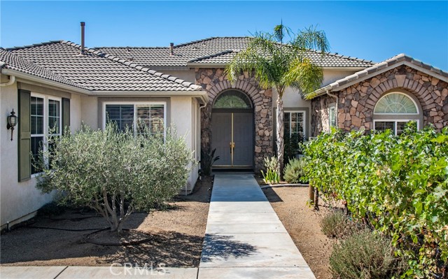 Detail Gallery Image 1 of 64 For 13010 Redwood Ln, Yucaipa,  CA 92399 - 4 Beds | 3 Baths