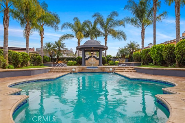 Detail Gallery Image 4 of 74 For 4030 - 4032 W 178th St, Torrance,  CA 90504 - 6 Beds | 3 Baths