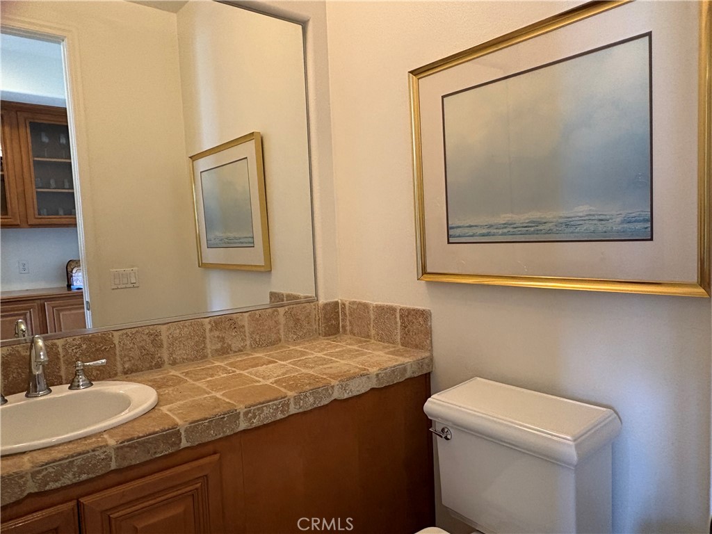 https://media.crmls.org/medias/ff09f121-dd19-401b-bafe-e971115d94c9.jpg?preset=X-Large