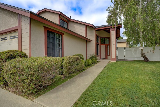 Detail Gallery Image 2 of 30 For 1213 Iris Ct, Lompoc,  CA 93436 - 3 Beds | 2 Baths