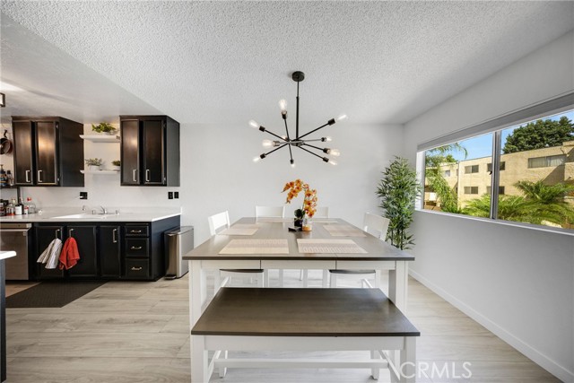 2386 E Del Mar Boulevard, Pasadena CA: https://media.crmls.org/medias/ff0acdb7-262b-494a-b53c-19d893a03dd4.jpg