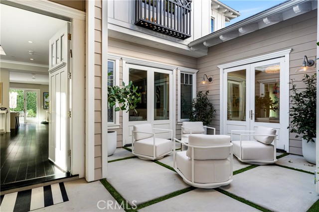 Detail Gallery Image 8 of 45 For 4151 Greenbush Ave, Sherman Oaks,  CA 91423 - 5 Beds | 6 Baths