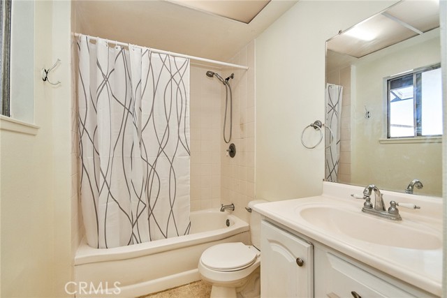 Detail Gallery Image 13 of 17 For 4017 Bryant Ct, Cypress,  CA 90630 - 2 Beds | 1/1 Baths