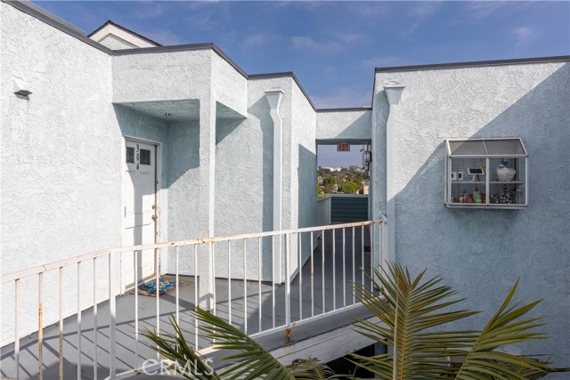 Detail Gallery Image 3 of 35 For 1100 Euclid Ave #304,  Long Beach,  CA 90804 - 2 Beds | 2 Baths