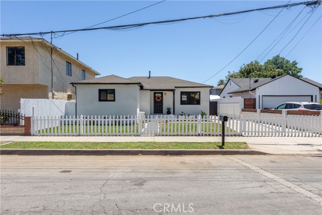 Detail Gallery Image 2 of 64 For 3240 Pacific Ave, Long Beach,  CA 90807 - 4 Beds | 3 Baths