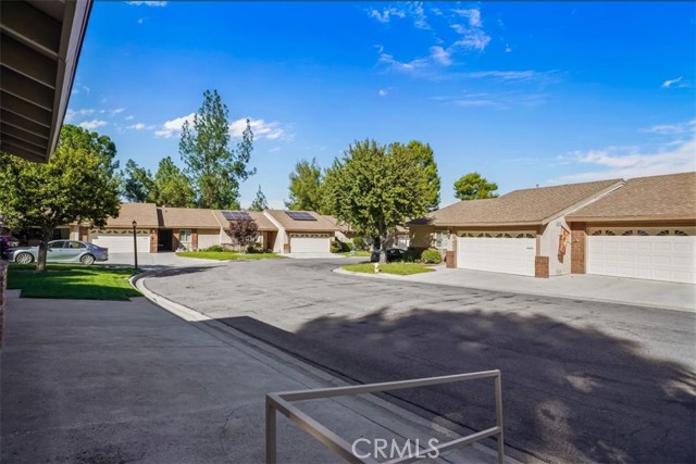 Detail Gallery Image 2 of 34 For 19380 Anzel Cir, Newhall,  CA 91321 - 2 Beds | 2 Baths