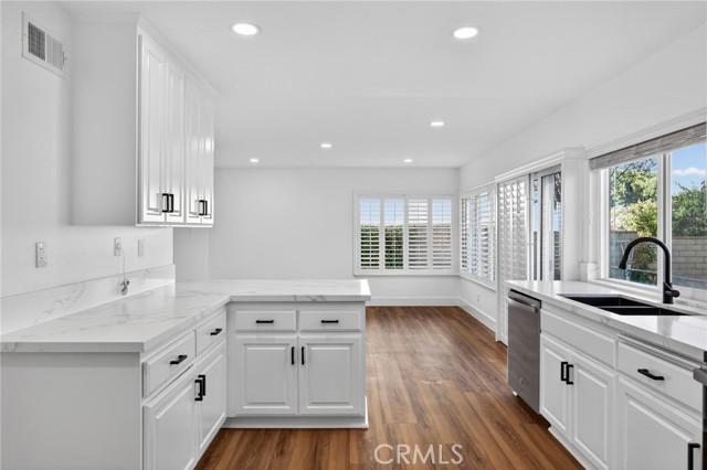 Detail Gallery Image 19 of 41 For 1527 Greenpoint Dr., Corona,  CA 92878 - 4 Beds | 2/1 Baths