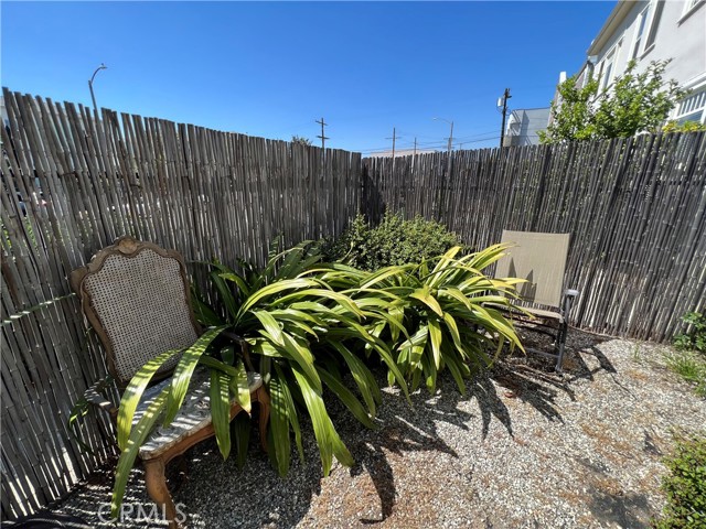 Detail Gallery Image 29 of 32 For 124 1/2 S Westmoreland Ave #1/2,  Los Angeles,  CA 90004 - 2 Beds | 2 Baths