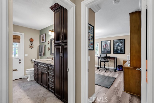 15725 Terraceview Court, Riverside CA: https://media.crmls.org/medias/ff0e3820-ca0e-4470-a8ce-72e810f2c3dc.jpg